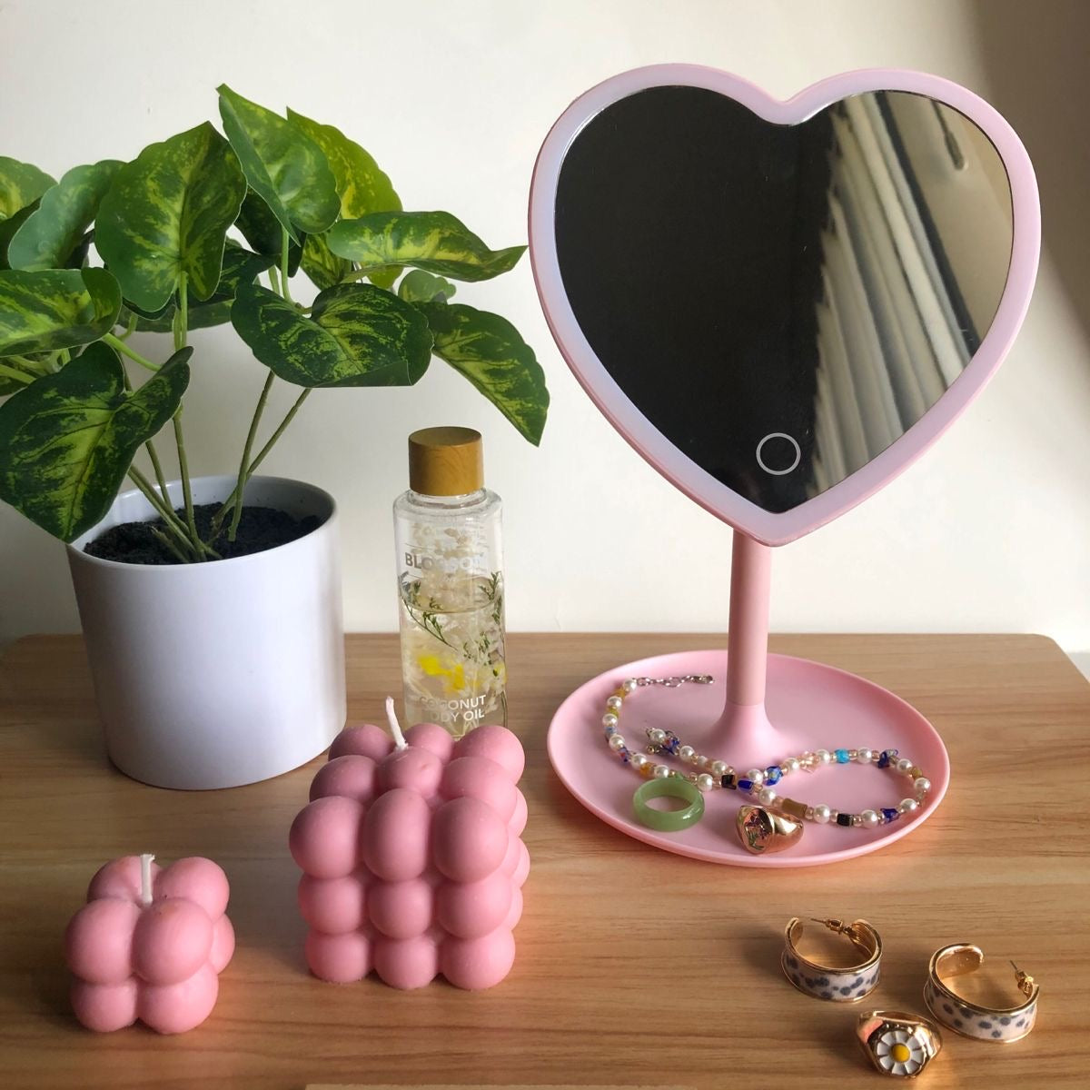 Heart-Shaped LED Makeup Mirror β 3 Light Modes, Rechargeable & Portable (Pink)