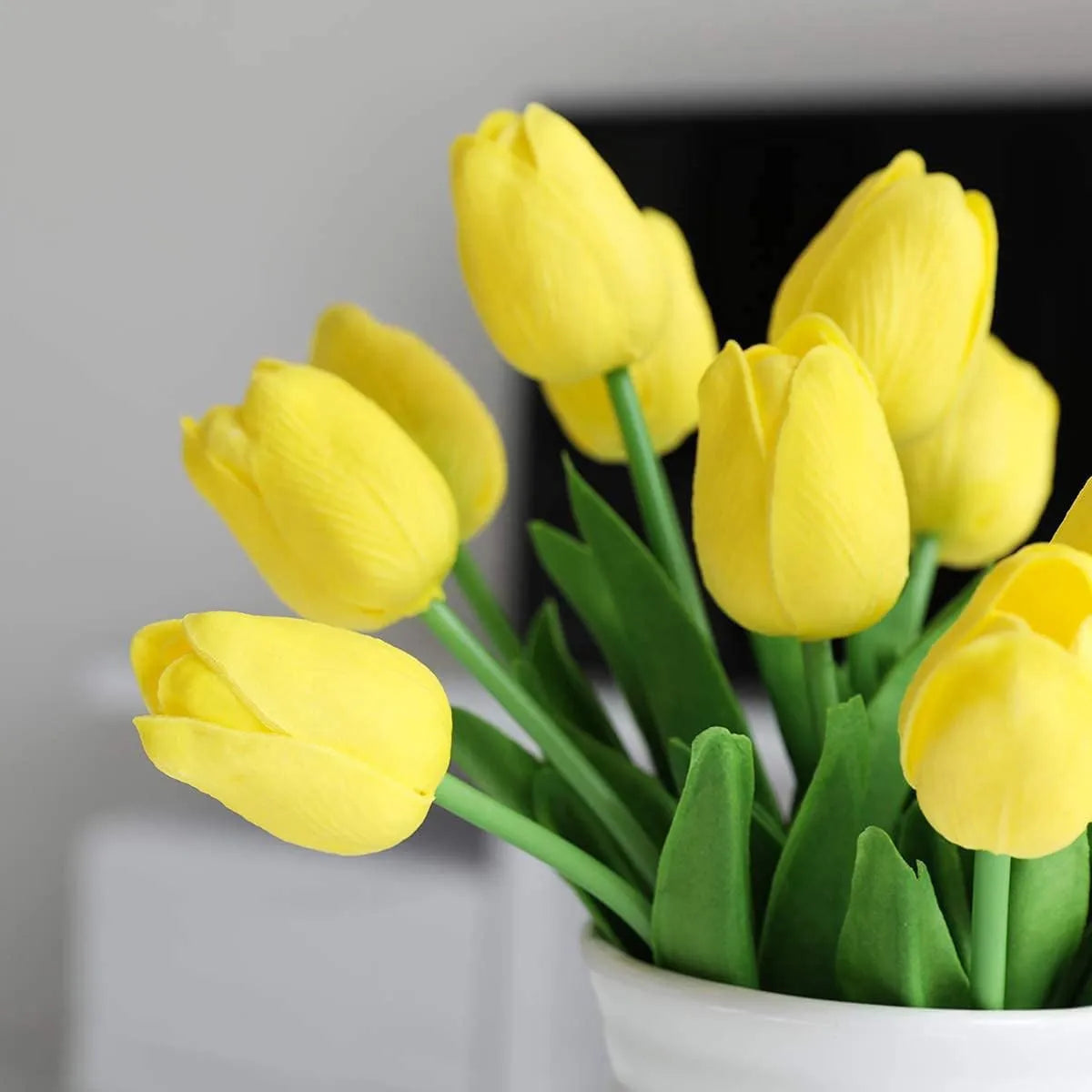 Realistic Artificial Tulip Bouquet – 10 Pcs Faux Flowers for Vase & Home Decor