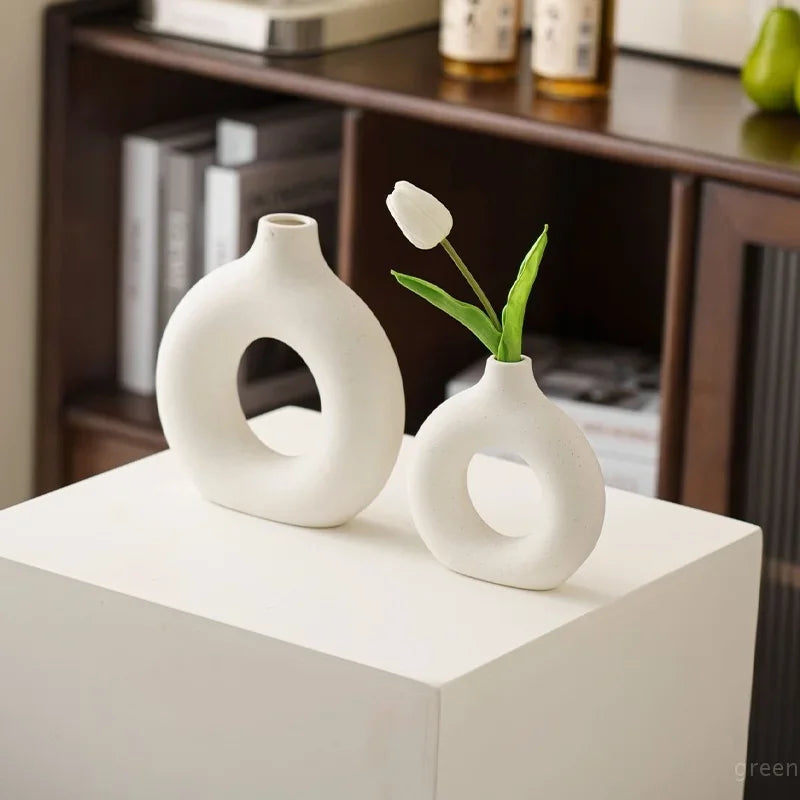 Modern Nordic Circle Vase – Minimalist Ceramic-Style Flower Holder for Cozy Spac