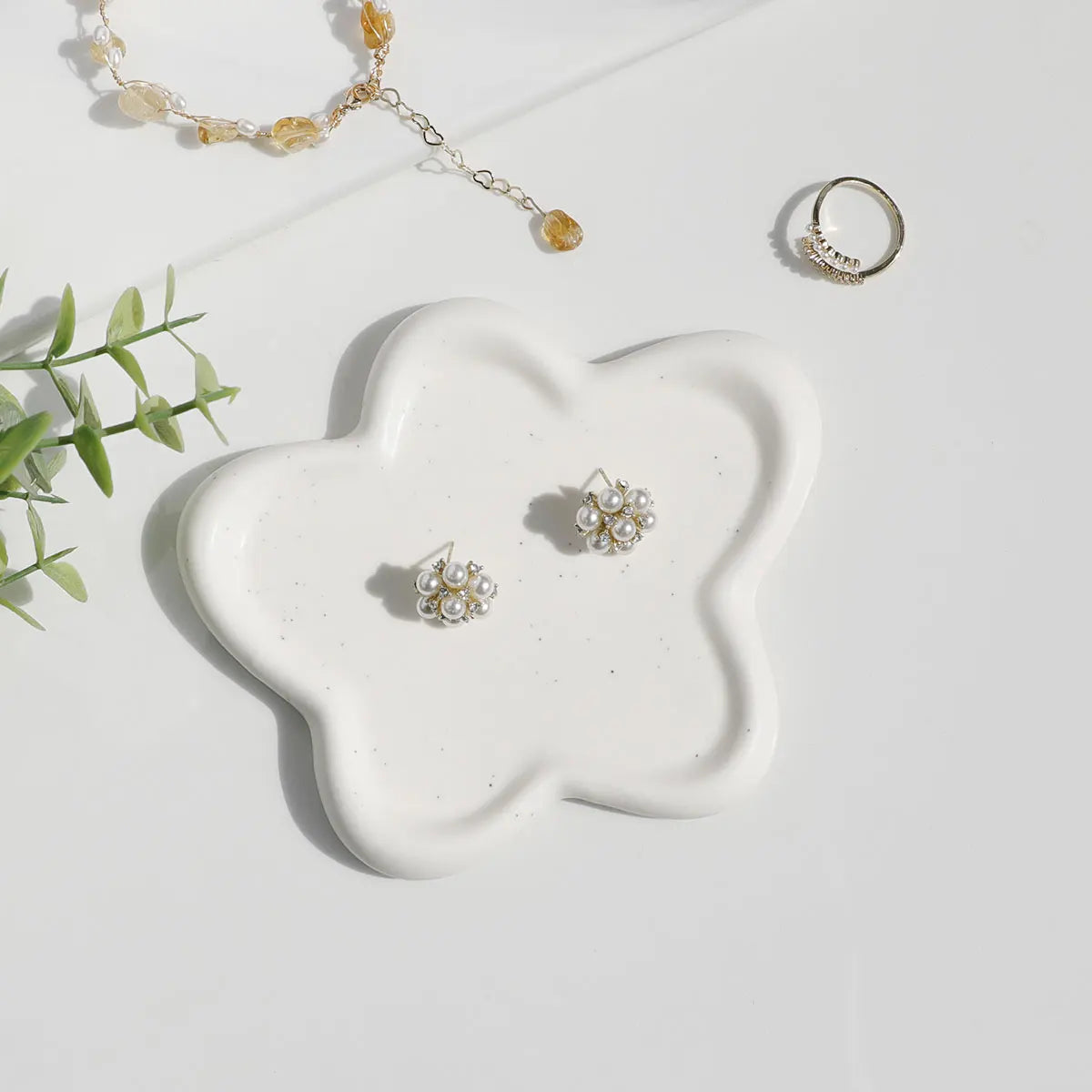 Modern Irregular Ceramic Jewelry Tray – Silver Oval Ring & Key Holder Dish for Vanity, Desk, or Gift