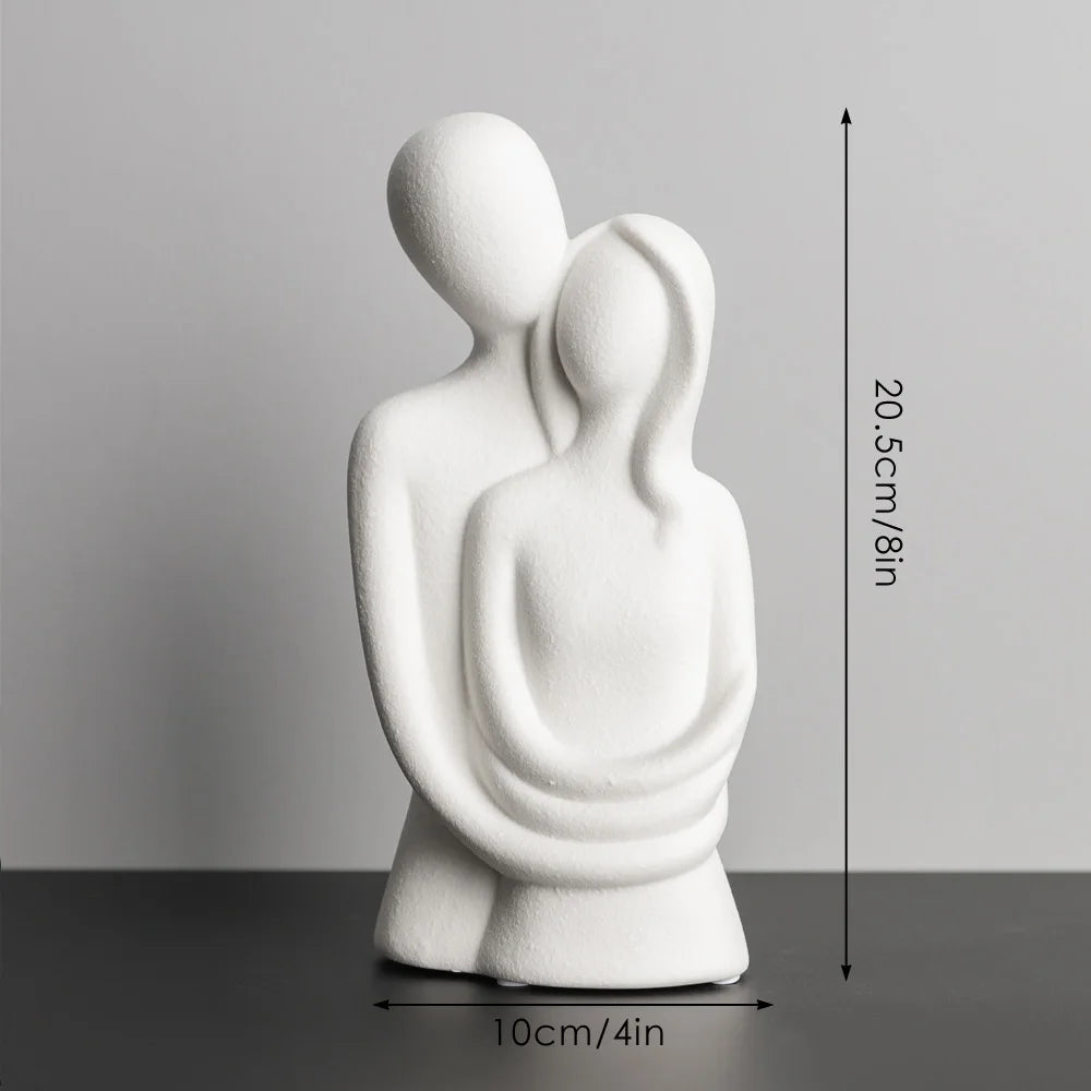 Embracing Souls – Nordic Couple Sculpture for Romantic Shelf & Table Decor
