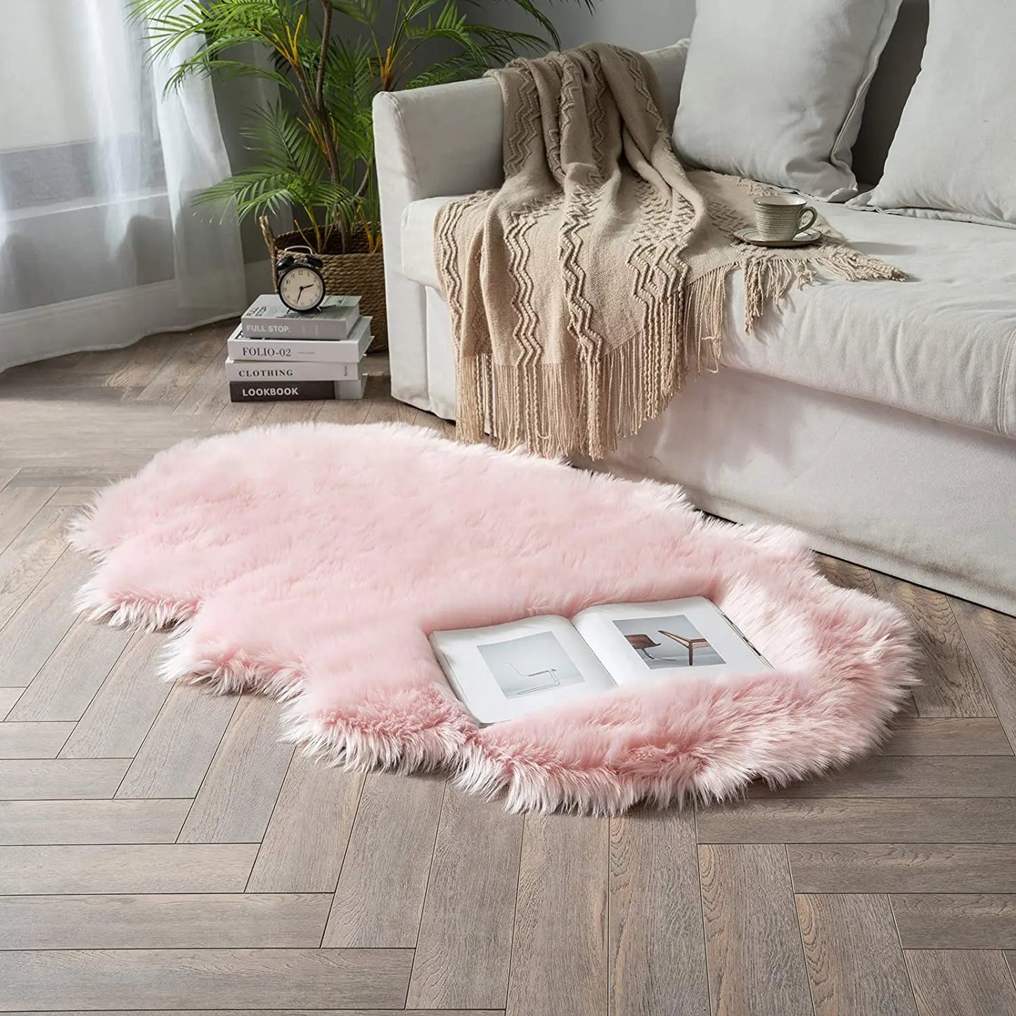 Soft Sheepskin Rug – Fluffy Faux Fur Carpet for Bedroom, Sofa & Living Room