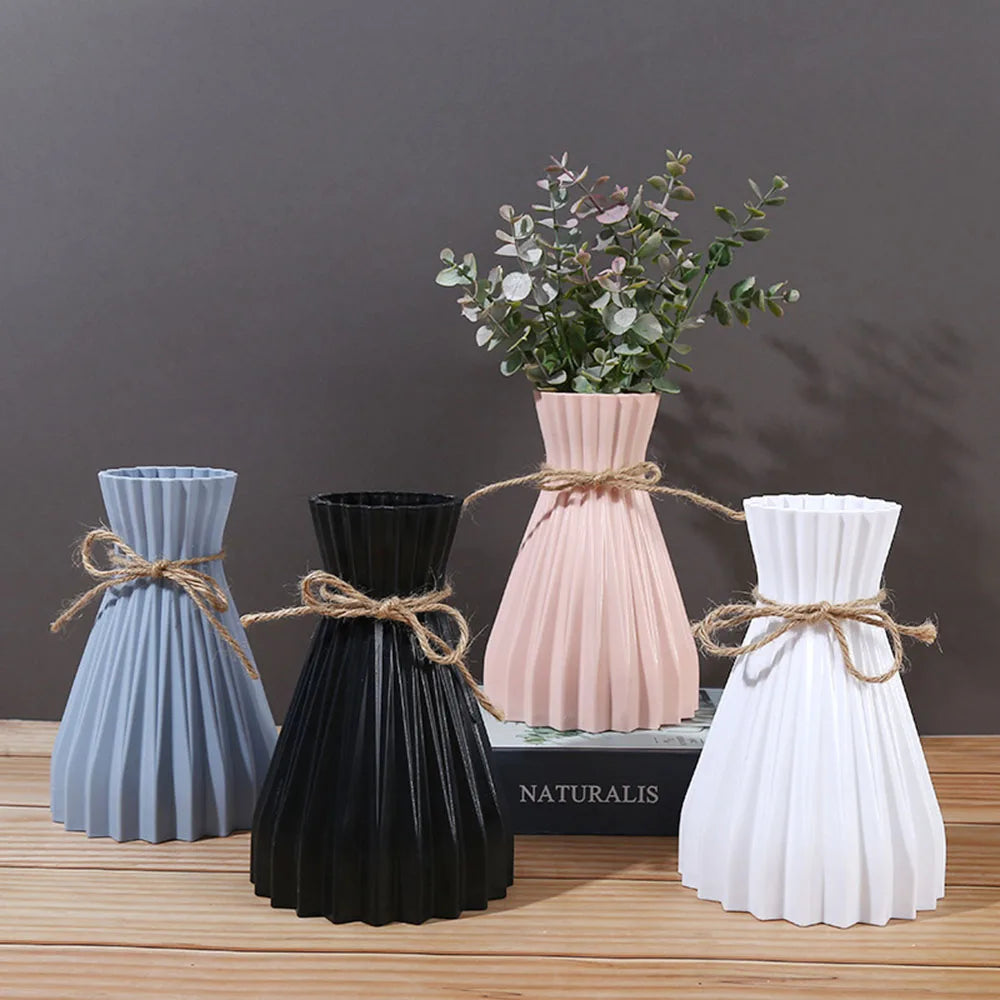 Origami Style Foldable Vase – Modern Pleated Plastic Flower Vase