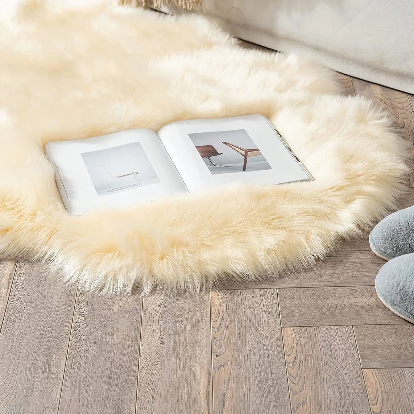 Soft Sheepskin Rug – Fluffy Faux Fur Carpet for Bedroom, Sofa & Living Room