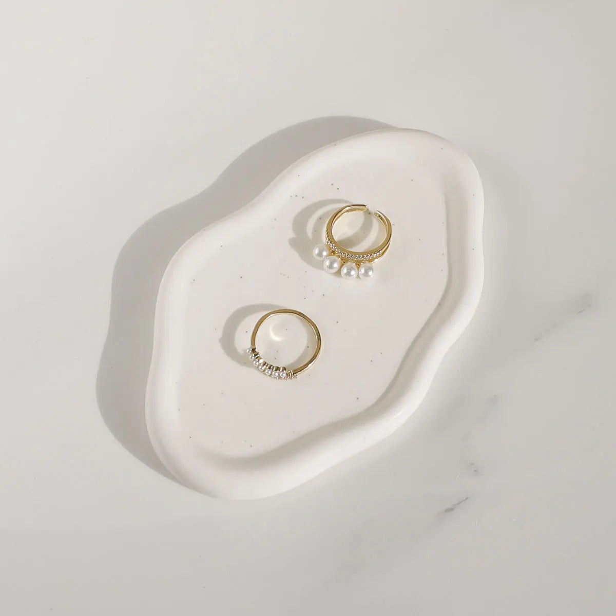 Modern Irregular Ceramic Jewelry Tray – Silver Oval Ring & Key Holder Dish for Vanity, Desk, or Gift