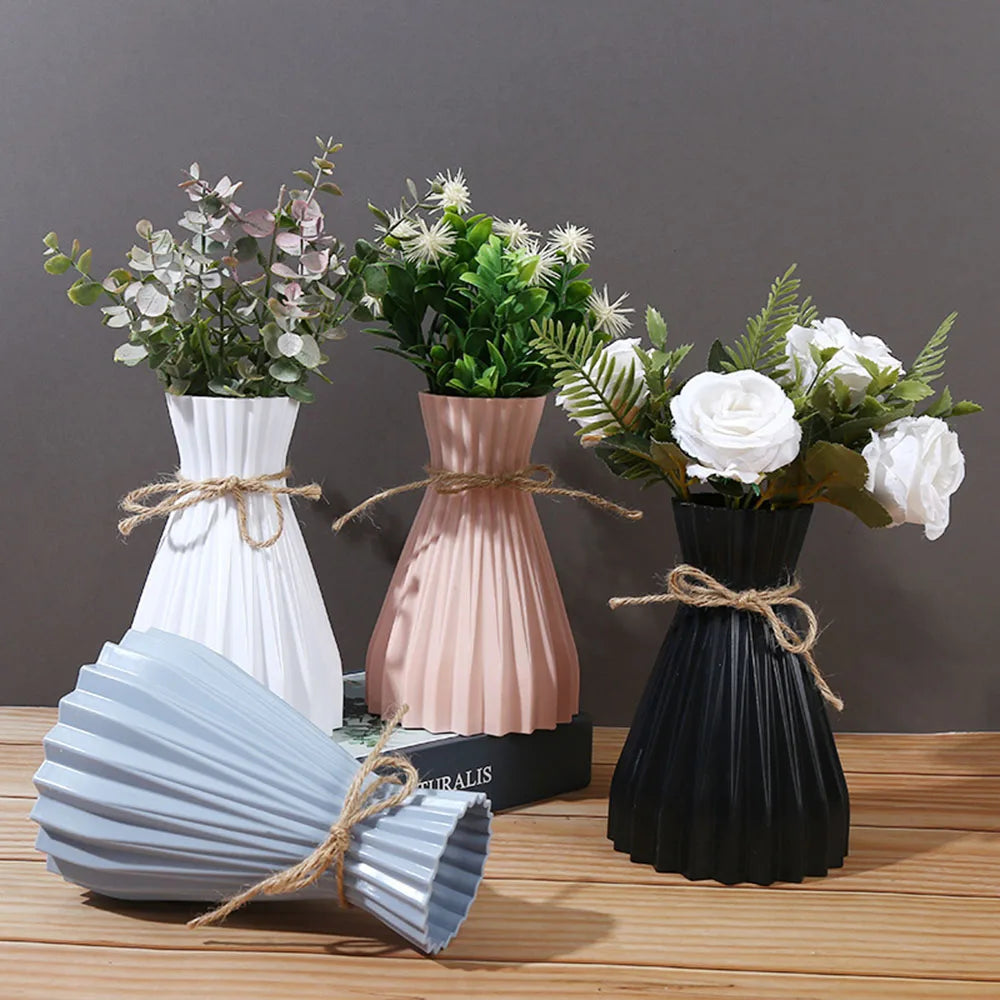 Origami Style Foldable Vase – Modern Pleated Plastic Flower Vase