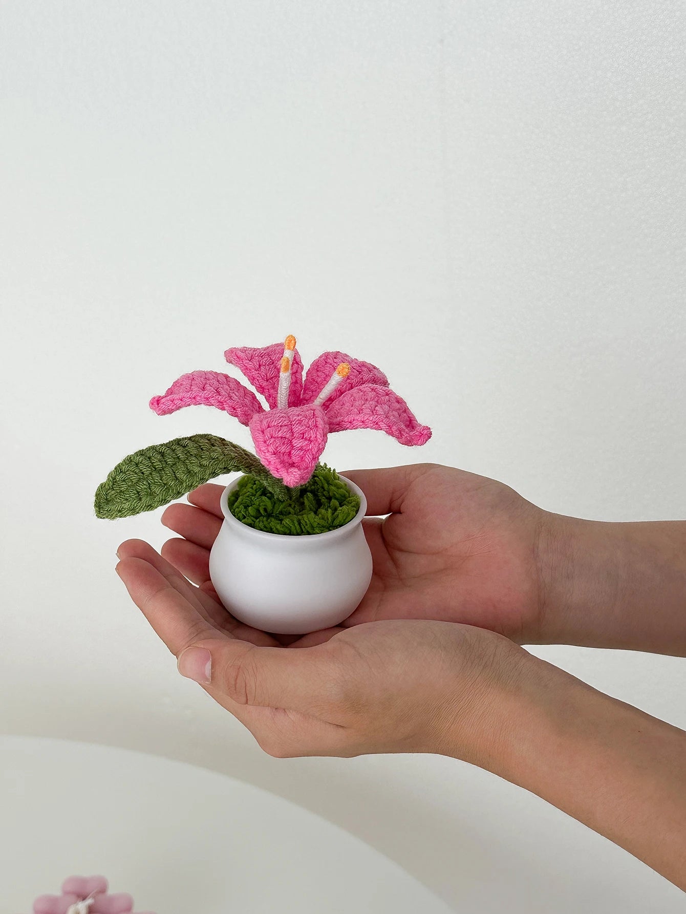 Hand-Knitted Lily Crochet Flower in Pot – Cozy Floral Decor Gift