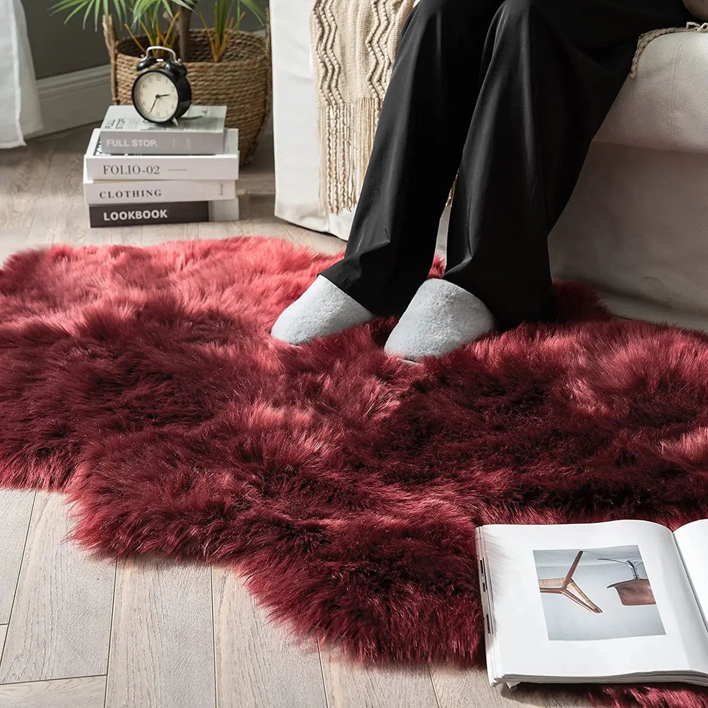 Soft Sheepskin Rug – Fluffy Faux Fur Carpet for Bedroom, Sofa & Living Room
