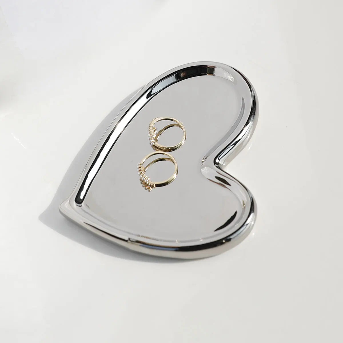 Modern Irregular Ceramic Jewelry Tray – Silver Oval Ring & Key Holder Dish for Vanity, Desk, or Gift