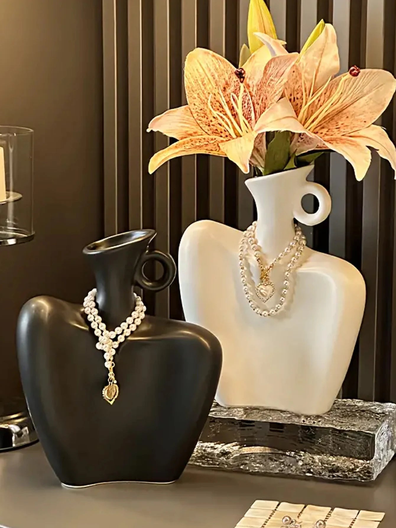 Sculpted Bust Vase π€π€ β A Modern Touch of Elegance for Any Space