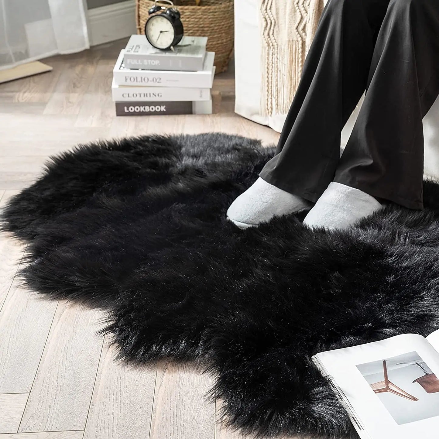 Soft Sheepskin Rug – Fluffy Faux Fur Carpet for Bedroom, Sofa & Living Room