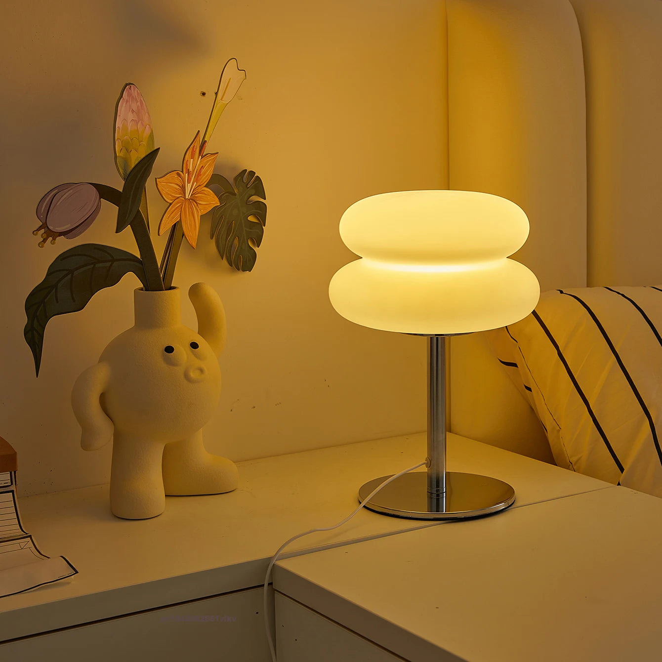 Creamy Dome Table Lamp – USB Plug-In with 3 Color Dimming for Bedroom or Study