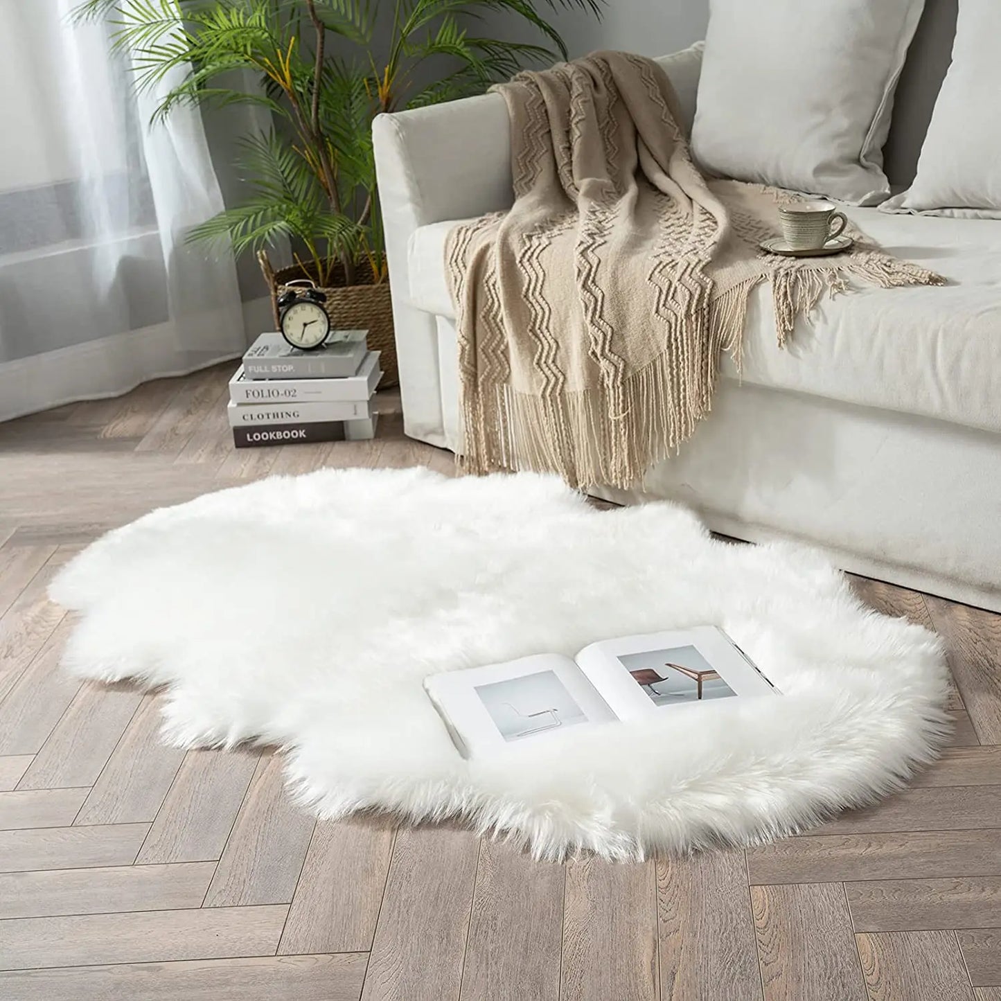 Soft Sheepskin Rug – Fluffy Faux Fur Carpet for Bedroom, Sofa & Living Room
