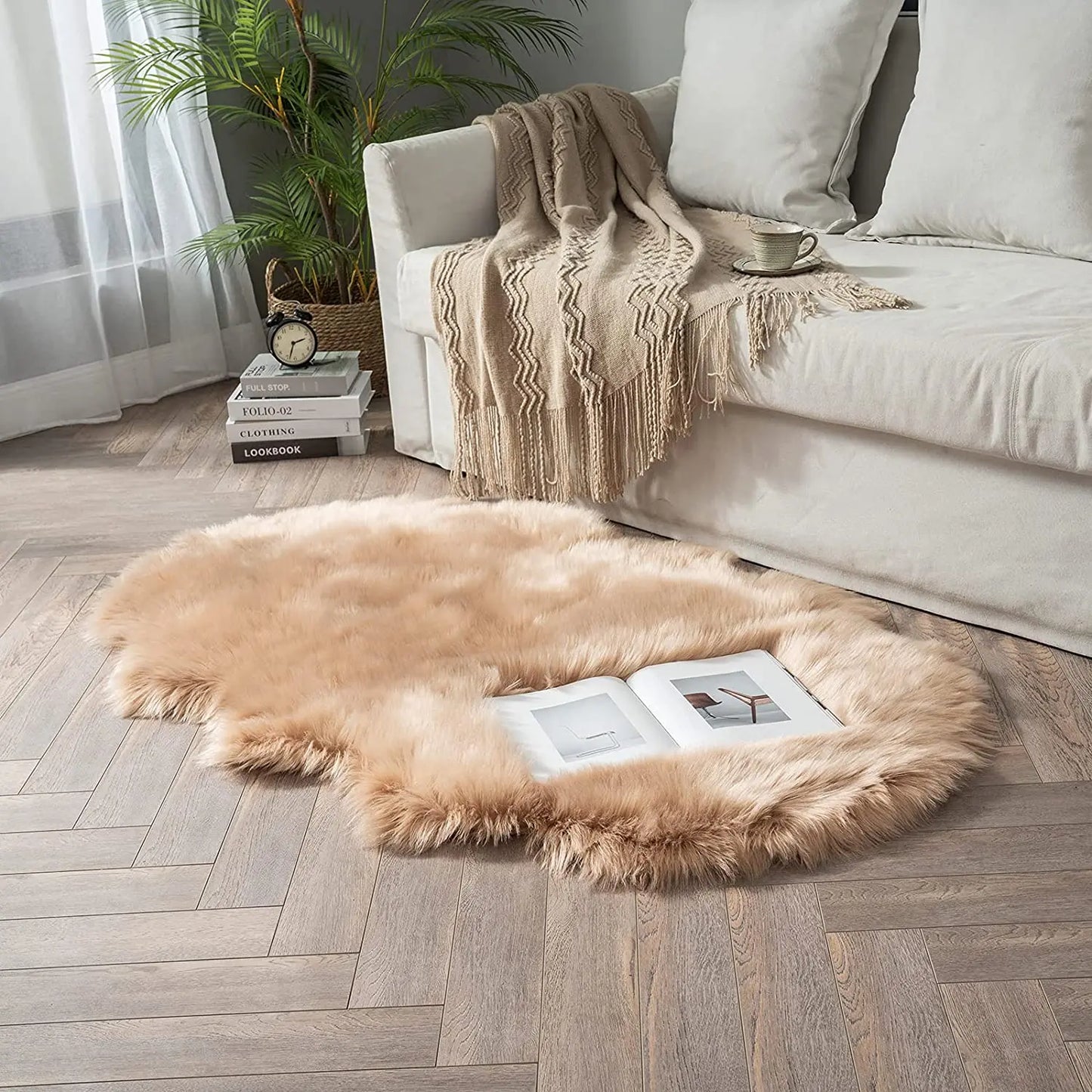 Soft Sheepskin Rug – Fluffy Faux Fur Carpet for Bedroom, Sofa & Living Room