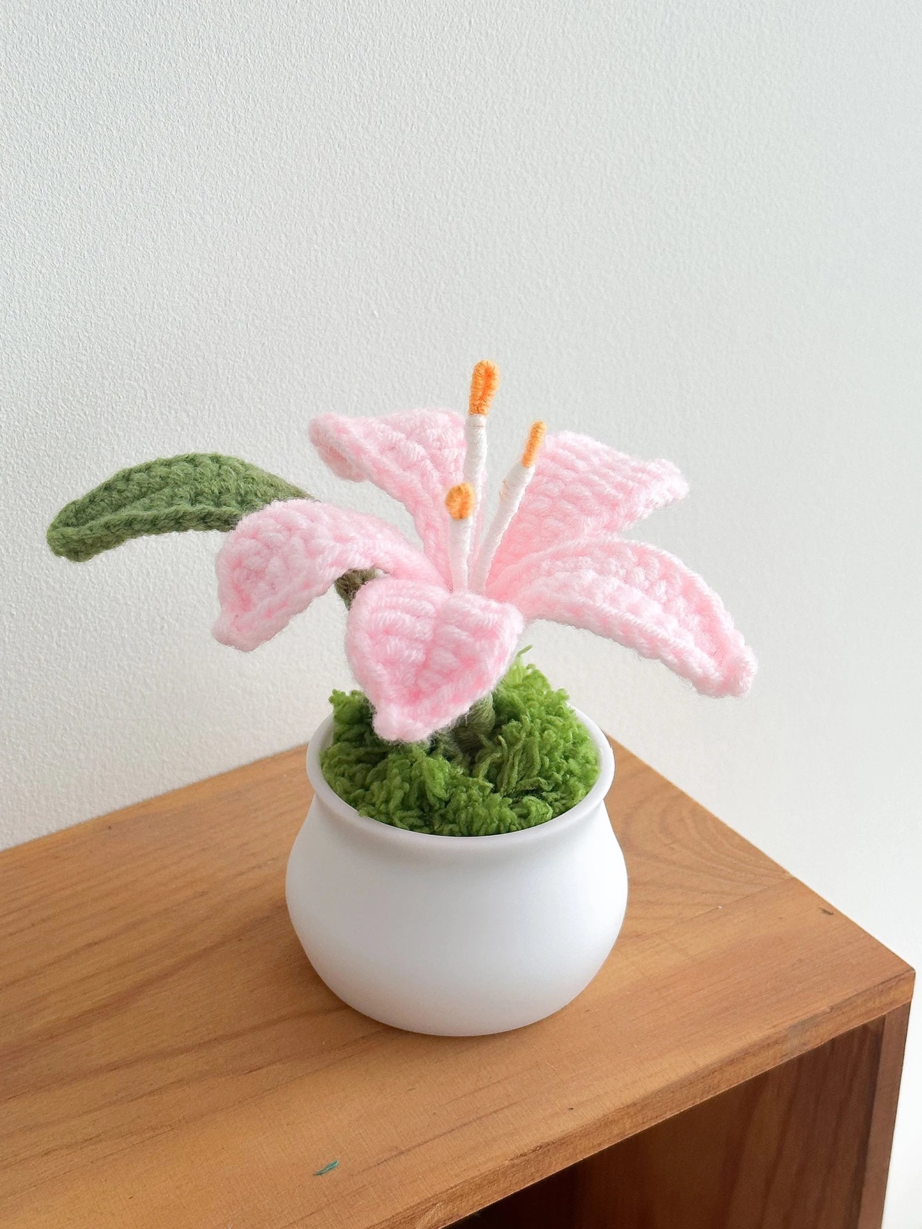 Hand-Knitted Lily Crochet Flower in Pot – Cozy Floral Decor Gift