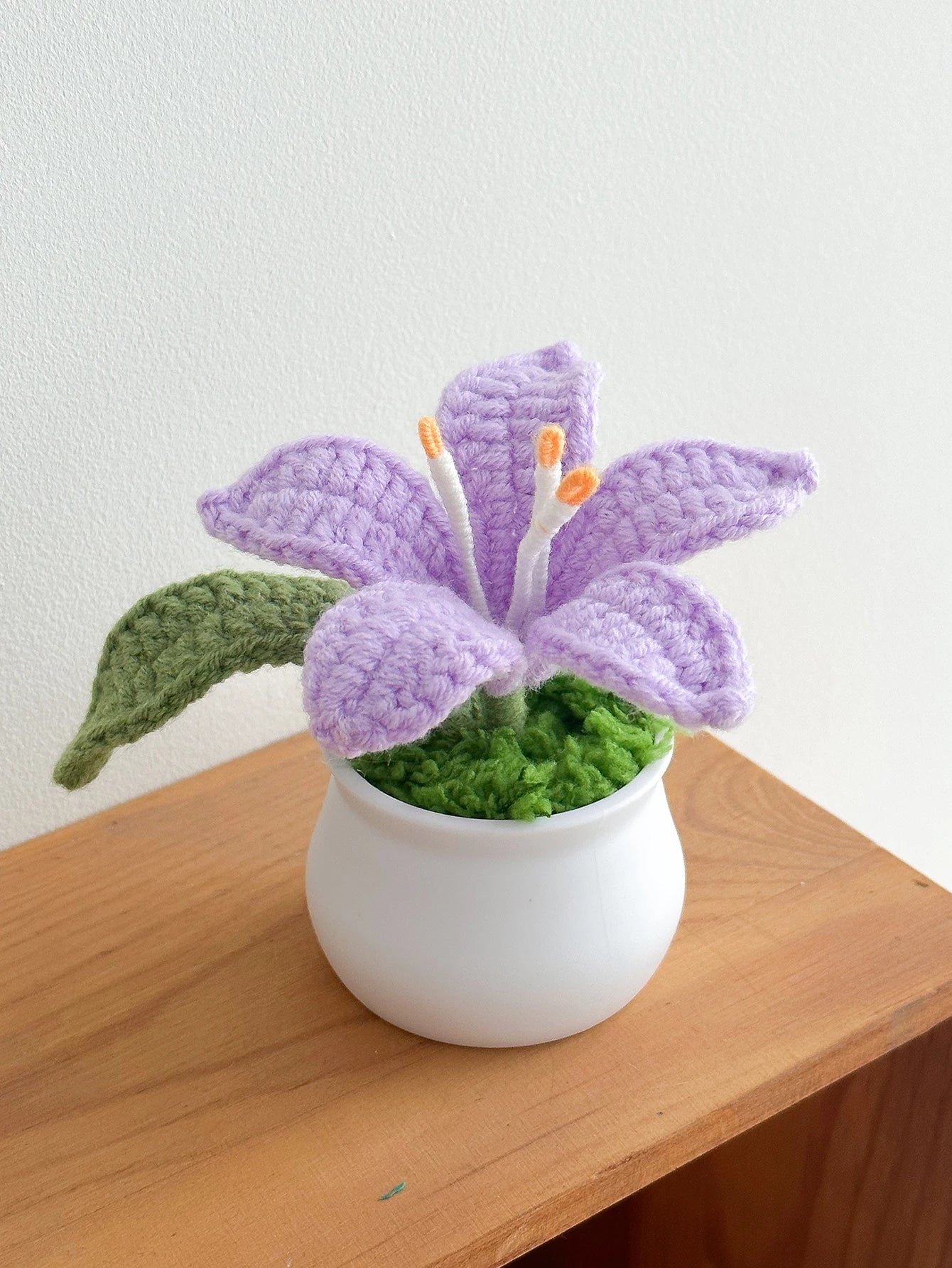 Hand-Knitted Lily Crochet Flower in Pot – Cozy Floral Decor Gift