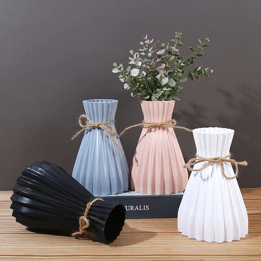 Origami Style Foldable Vase – Modern Pleated Plastic Flower Vase