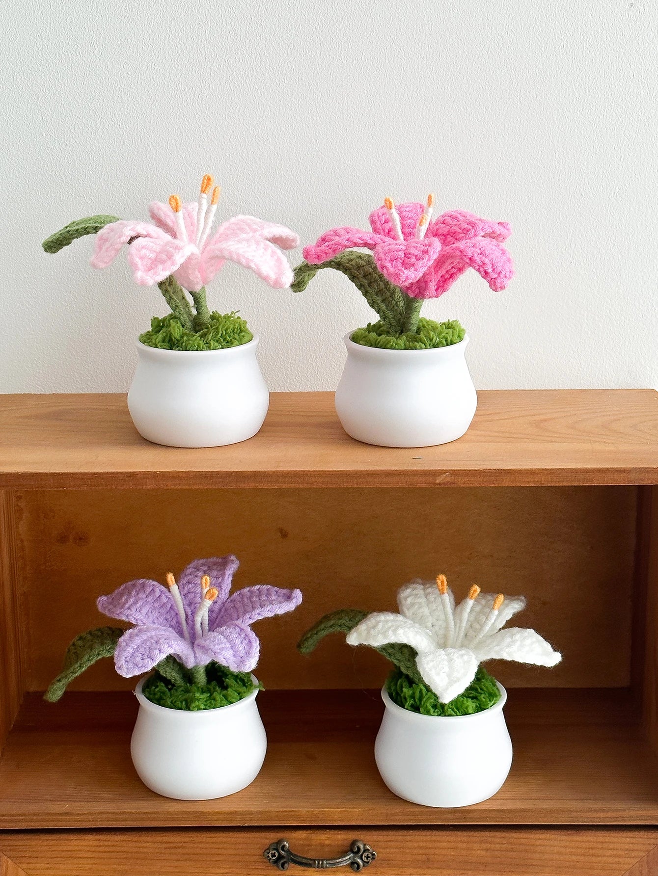 Hand-Knitted Lily Crochet Flower in Pot – Cozy Floral Decor Gift